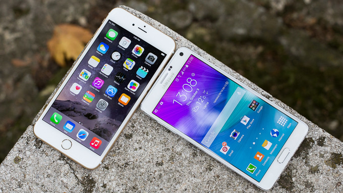 Apple и Samsung сравнялись по объемам продаж смартфонов