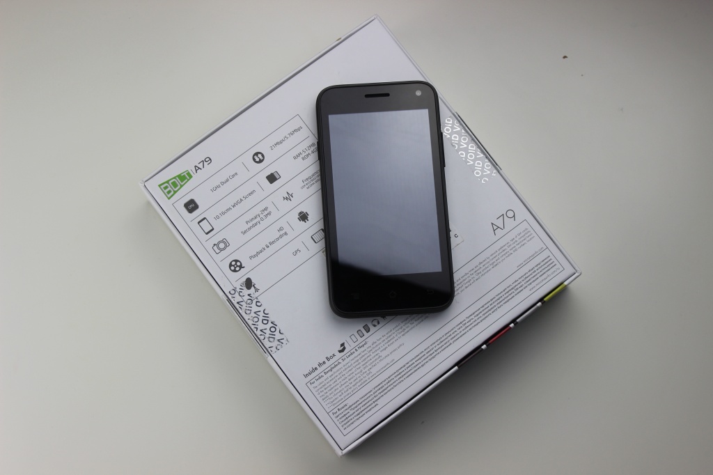 Bolt A79: смартфон и коробка