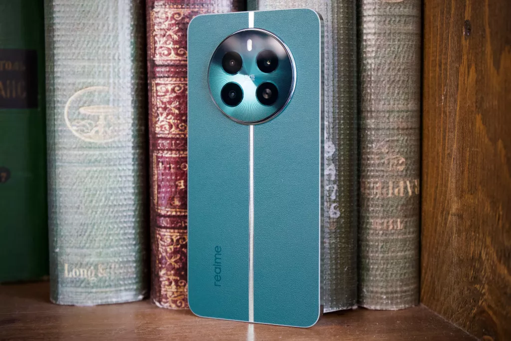 realme 12+ 5G realme 12+ 5G