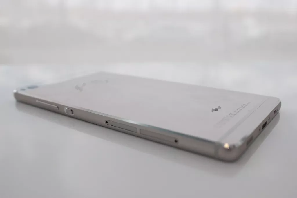 Первый взгляд на Huawei P8 Первый взгляд на Huawei P8