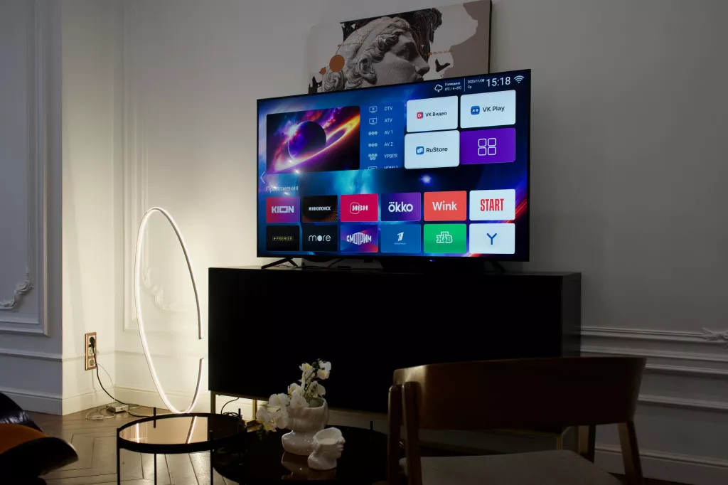 HIPER SmartTV 65 HIPER SmartTV 65