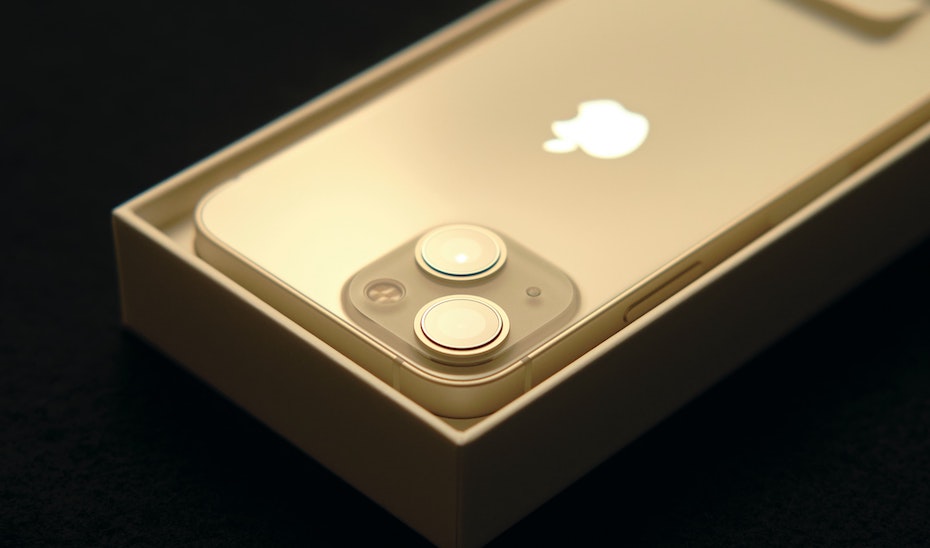 Фанаты Apple нашли смартфон, который лучше чем iPhone 13 и 14. Стоит присмотреться?