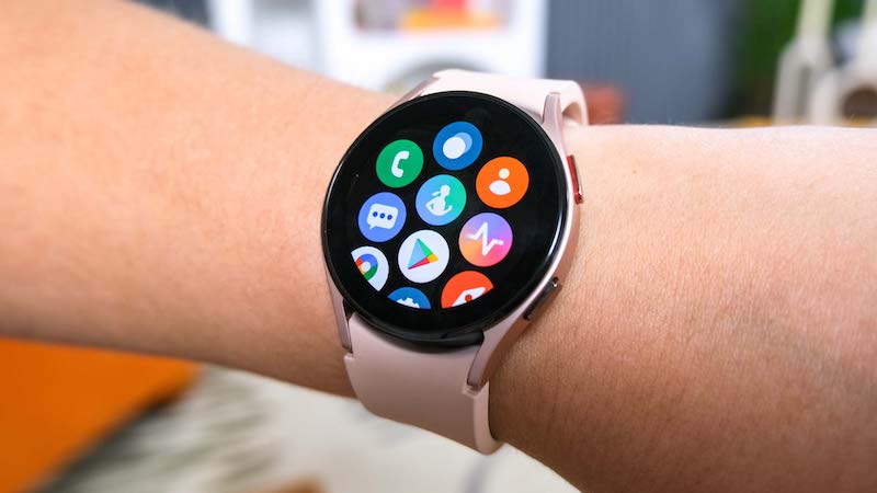 Фото: Samsung готовит к выпуску гибкие часы с «растягивающимся» экраном. Apple Watch так не смогут 