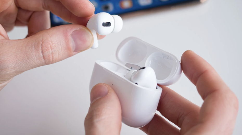     Apple Airpods Pro     -             