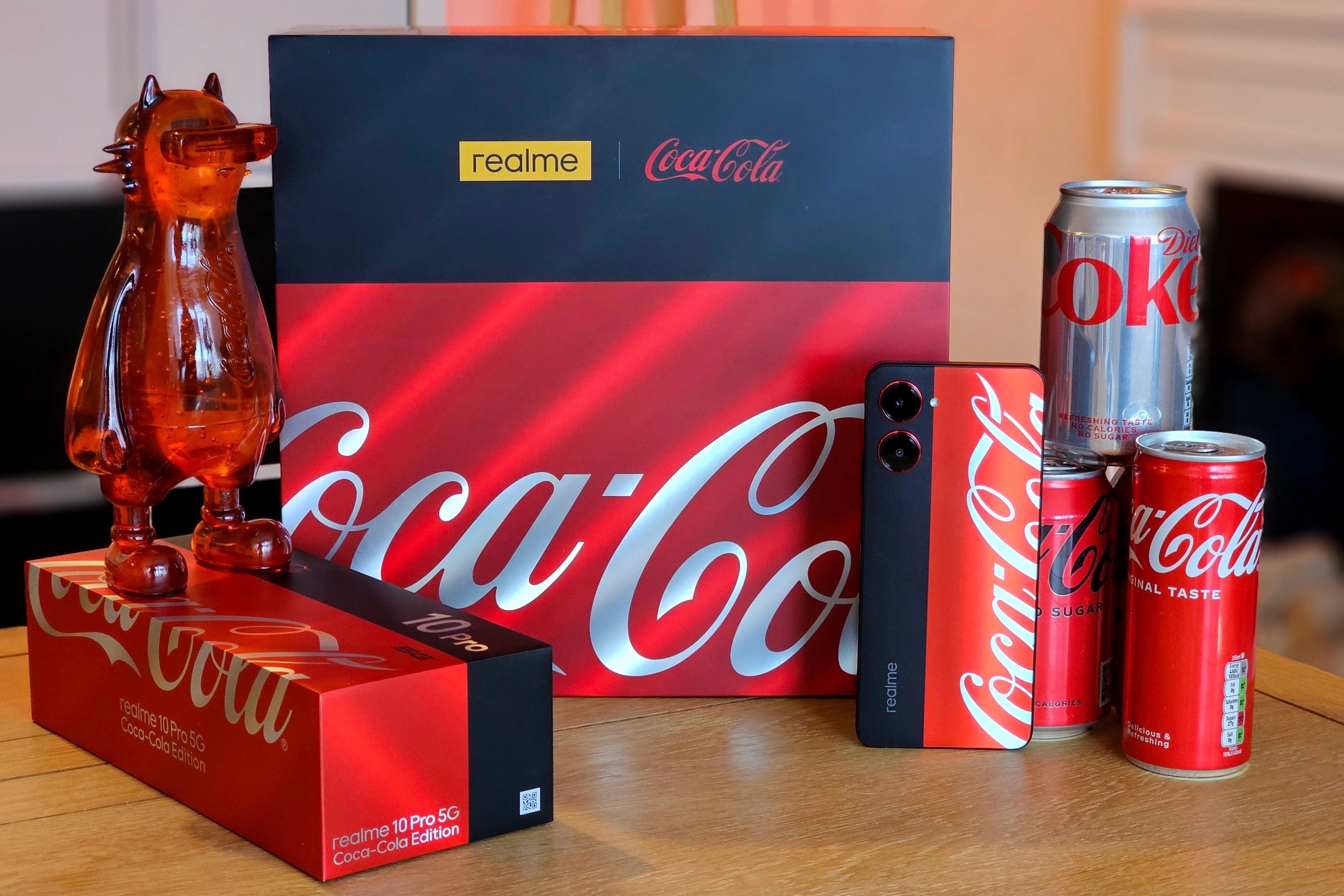 Представлен первый «КолаФон» — realme 10 Pro Coca-Cola Edition