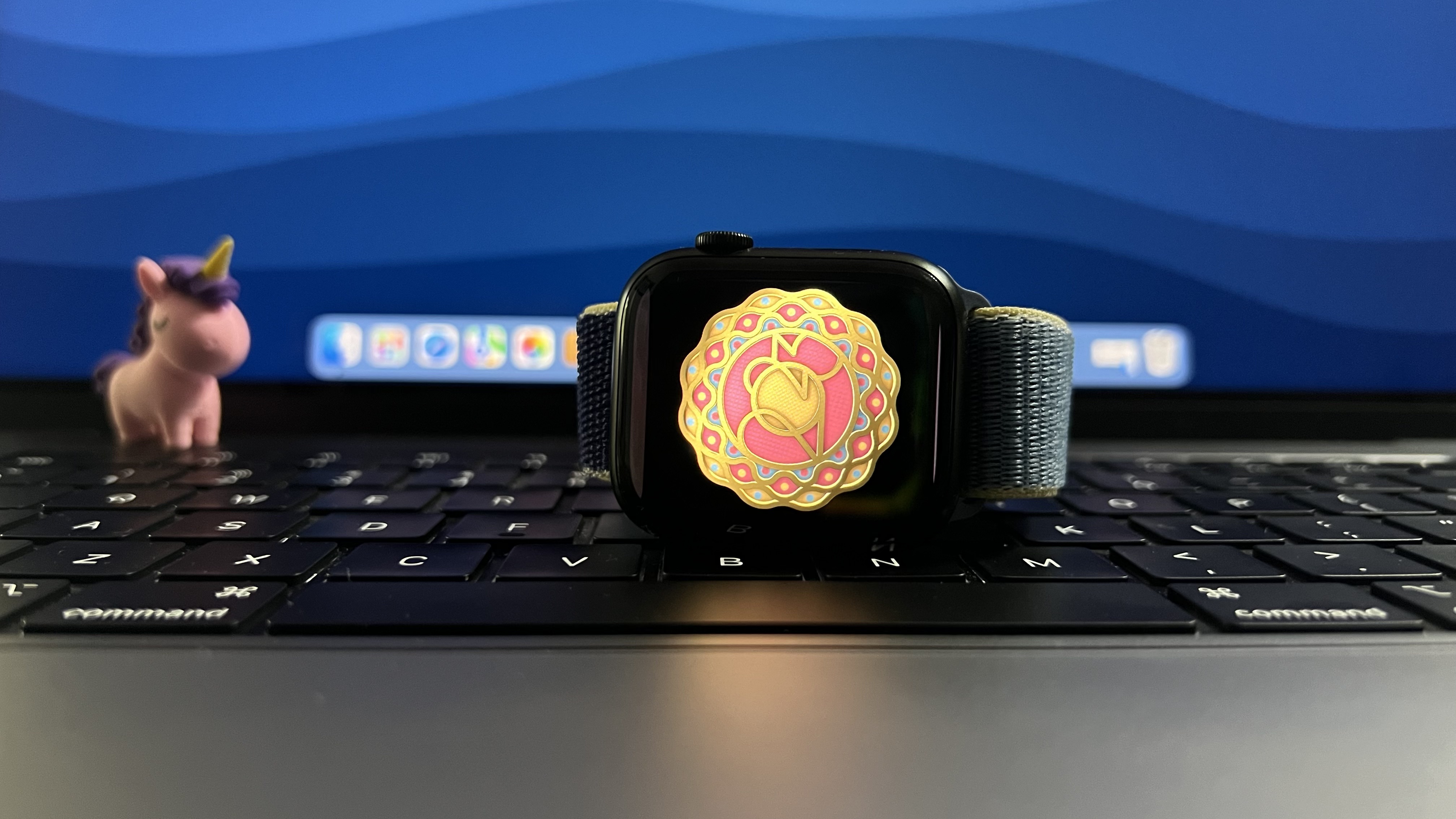 Apple раздаёт новые медали владельцам Apple Watch! Как получить значок, если пропустил заветную дату?