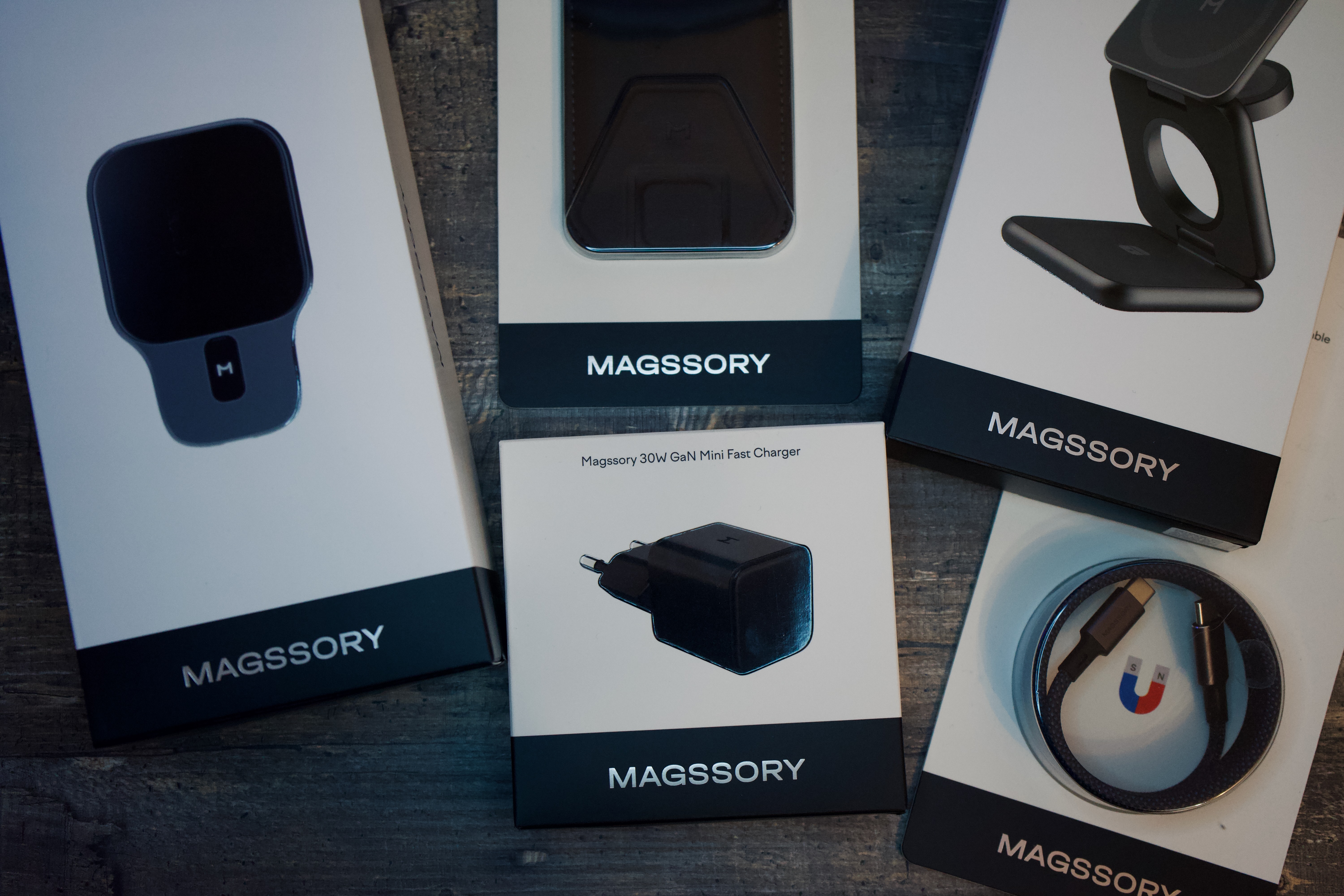 Тестирую магнитные штуки Magssory для iPhone с MagSafe: зарядка 3-в-1 и многое другое