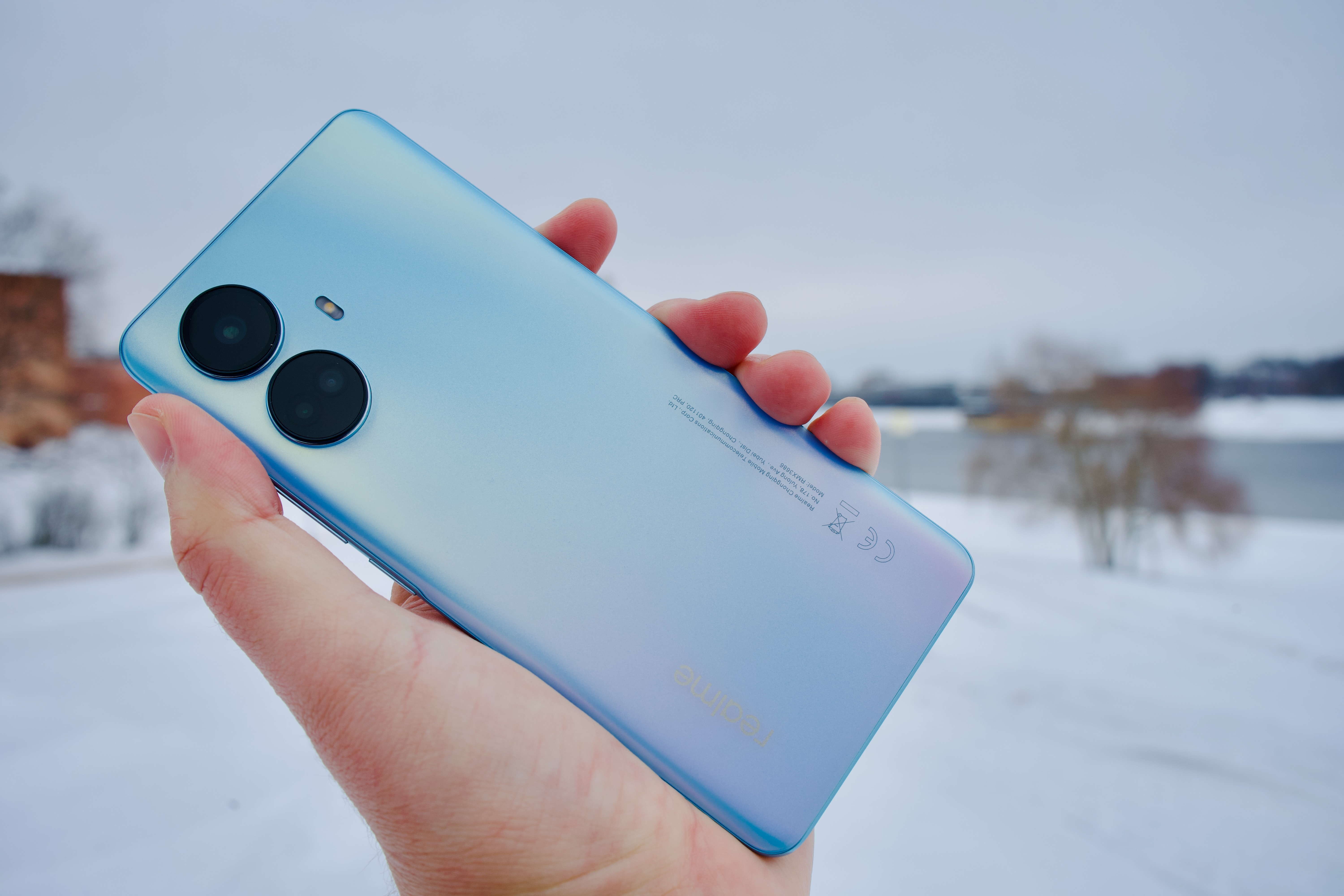 Взгляните, как сияет realme 10 Pro+: обзор нового смартфона