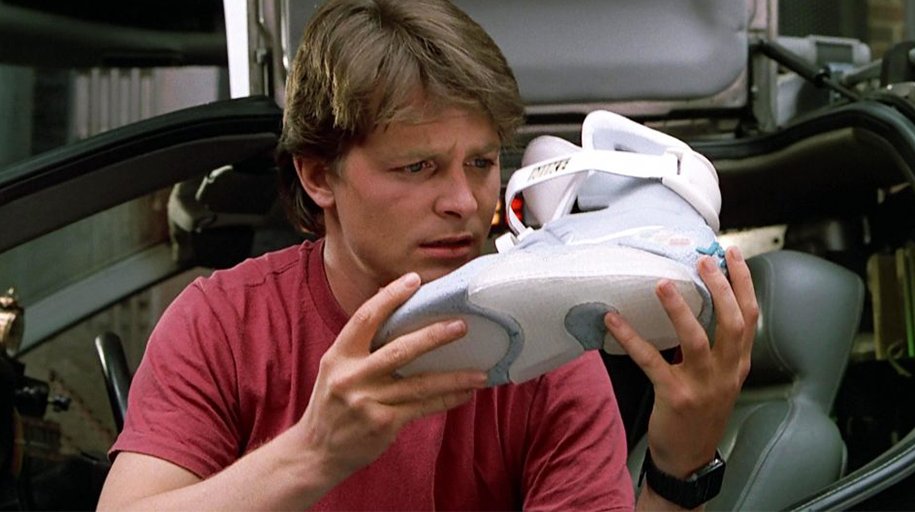 Будущее отменяется: самые футристичные кроссовки Nike лишатся своей магии