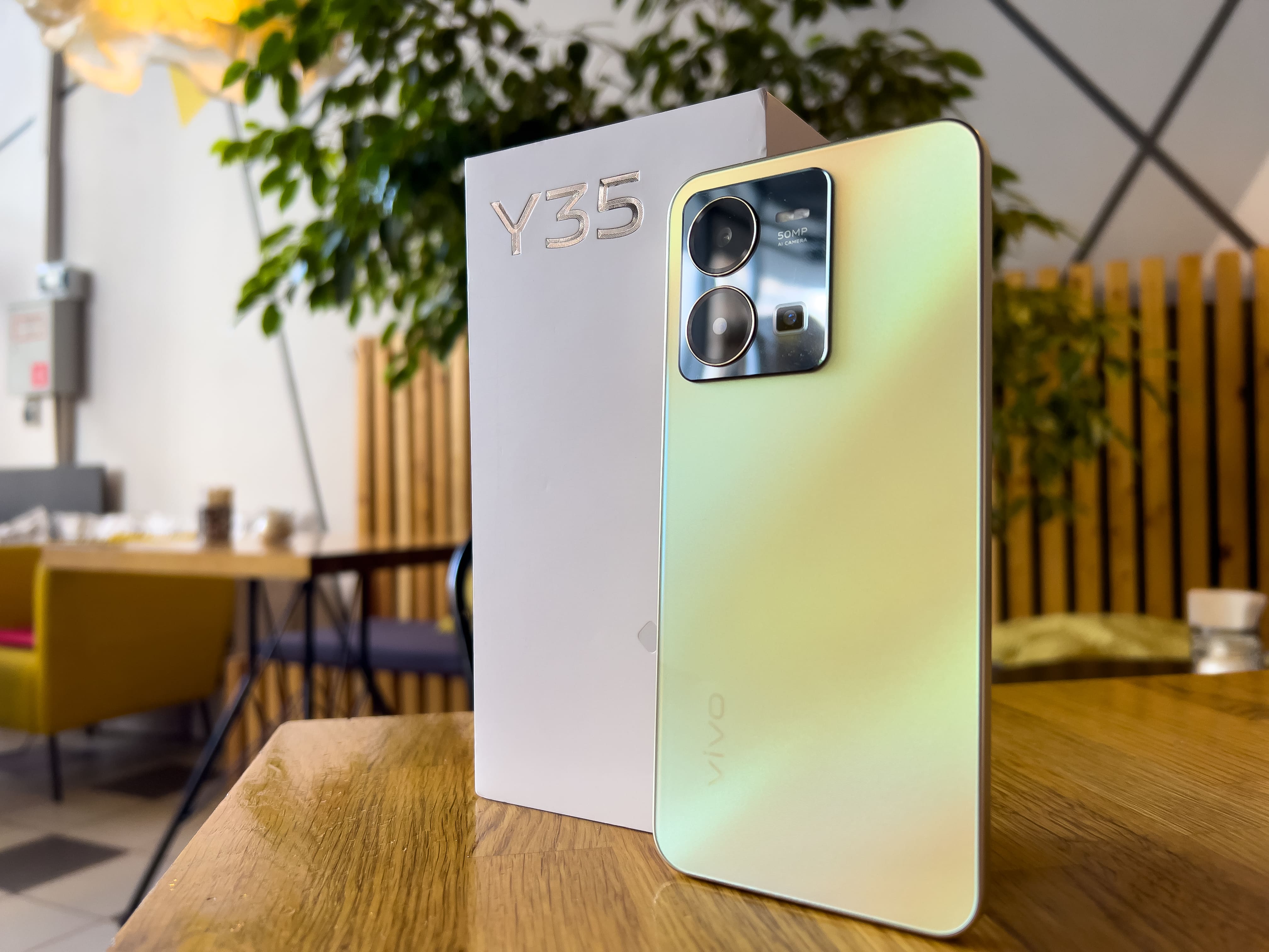 Обзор смартфона Vivo Y35: достойный аппарат по очень приятной цене