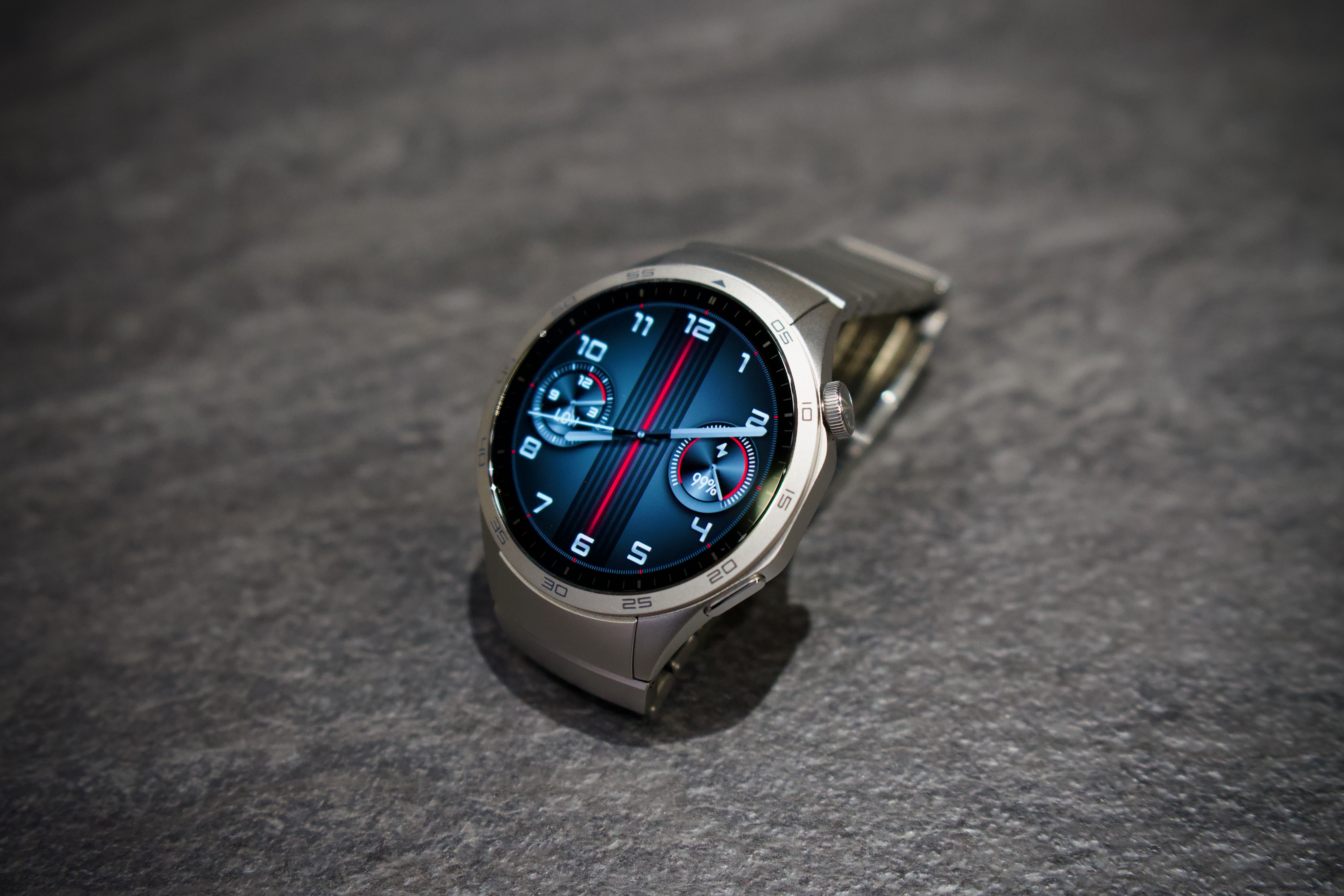 Премиальная версия смарт-часов HUAWEI WATCH GT 4: баланс между дизайном и  технологиями