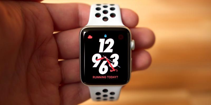 В России появились Apple Watch Series 4 Nike+